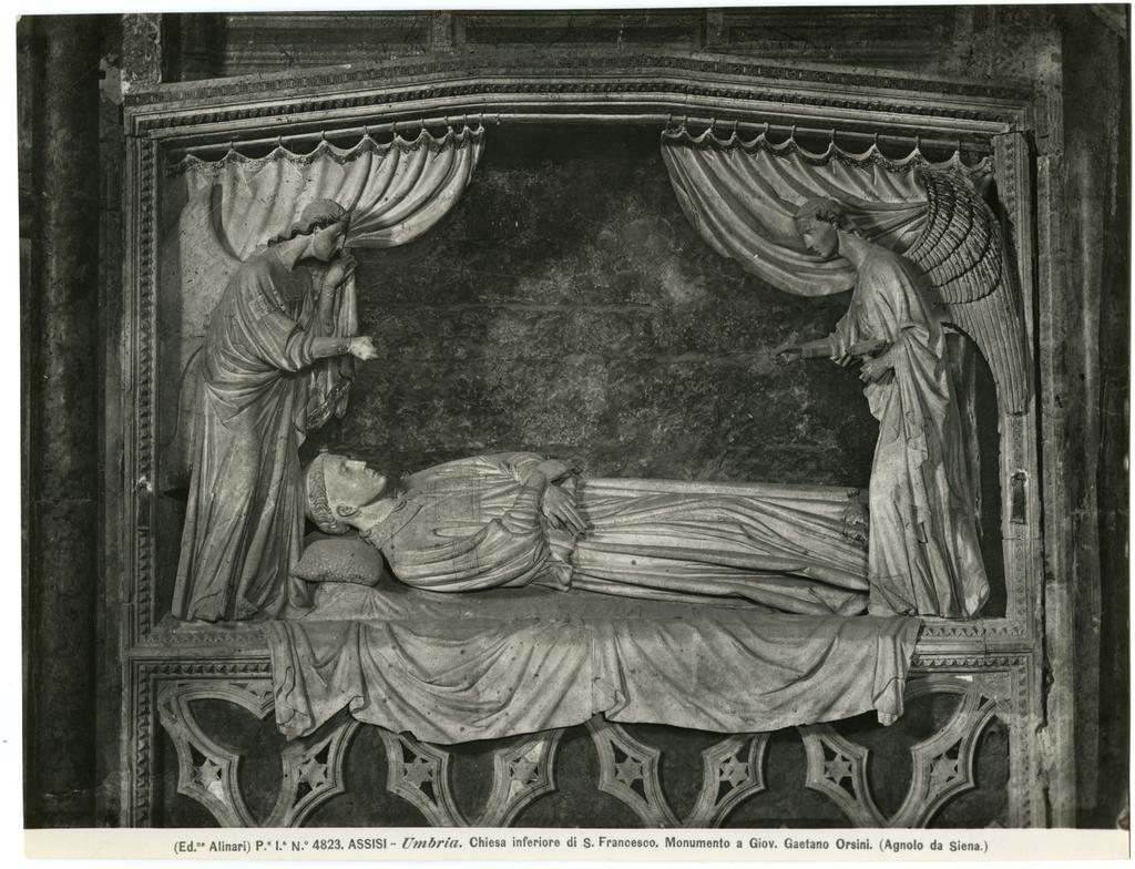 Arnolfo di Cambio, maniera , Giacente tra due angeli reggicortina