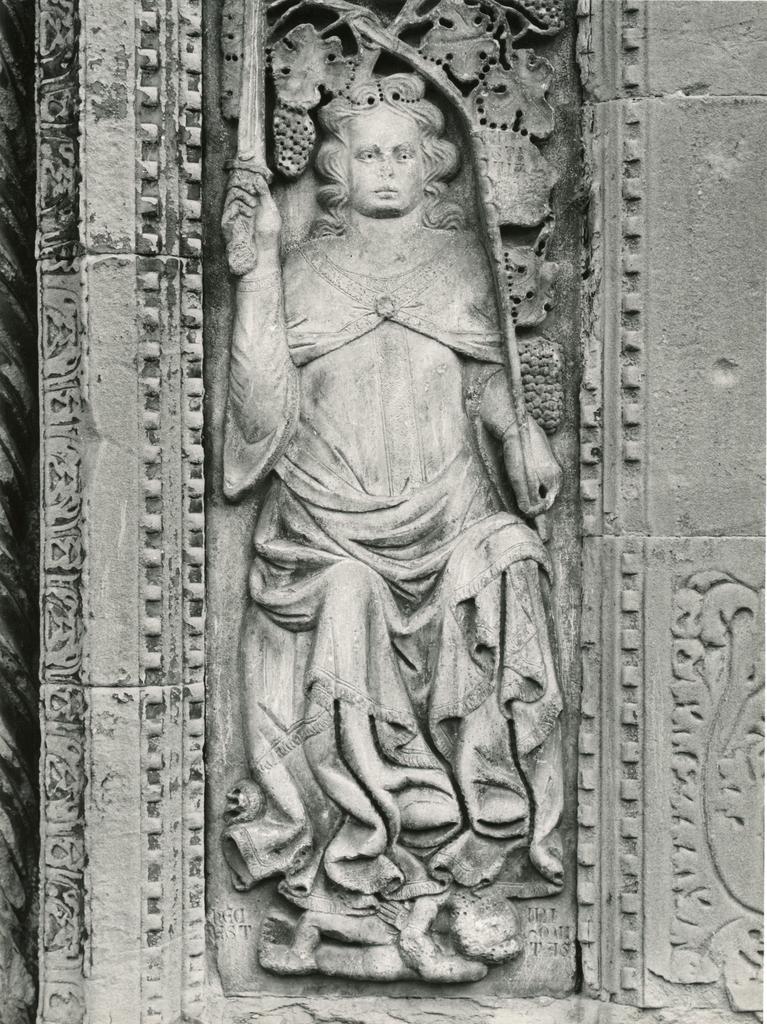 Università di Pisa. Dipartimento di Storia delle Arti , Città di Castello - Duomo, porta laterale - Figura allegorica nella decorazione del portale