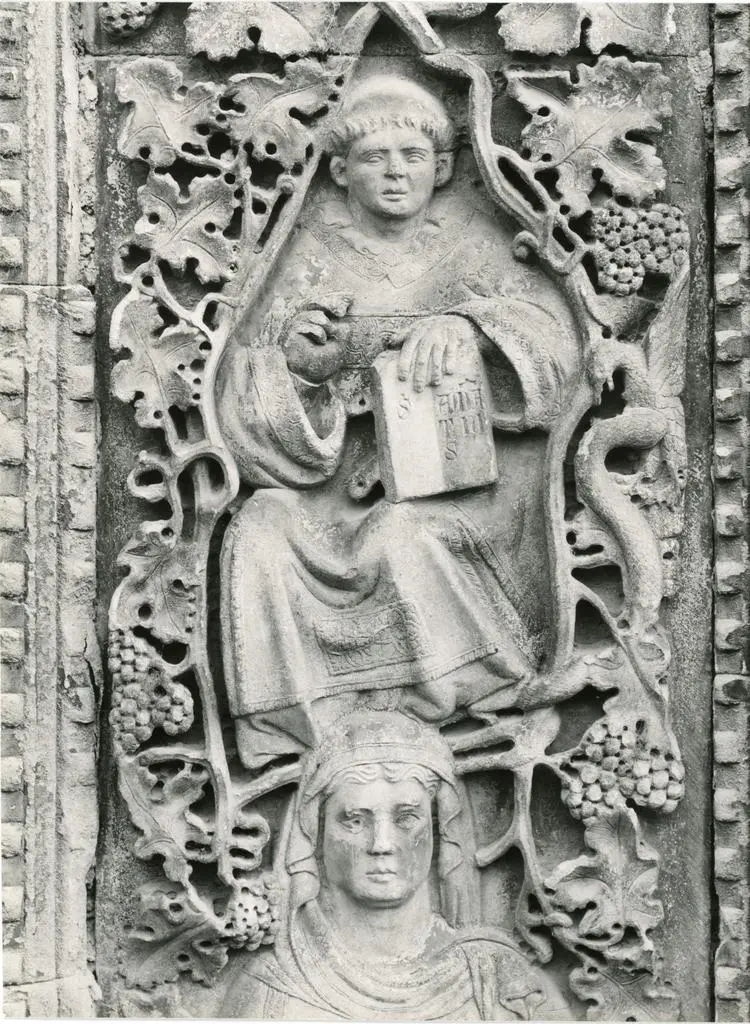 Università di Pisa. Dipartimento di Storia delle Arti , Città di Castello - Duomo - Scultura nello stipite del portale laterale -