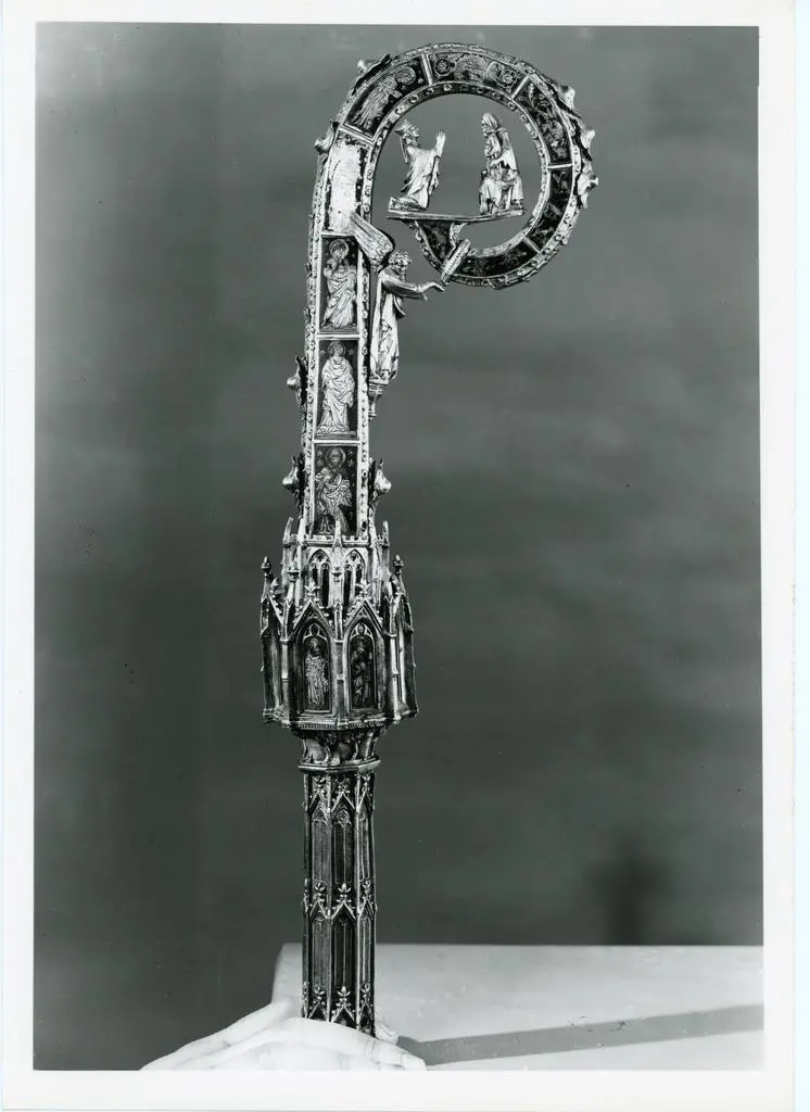 Goro di Gregorio , Santi, Motivi decorativi fitomorfi, Motivo decorativo con animali fantastici, Motivi decorativi con uccelli, Madonna con Bambino in trono e santo vescovo, Angelo