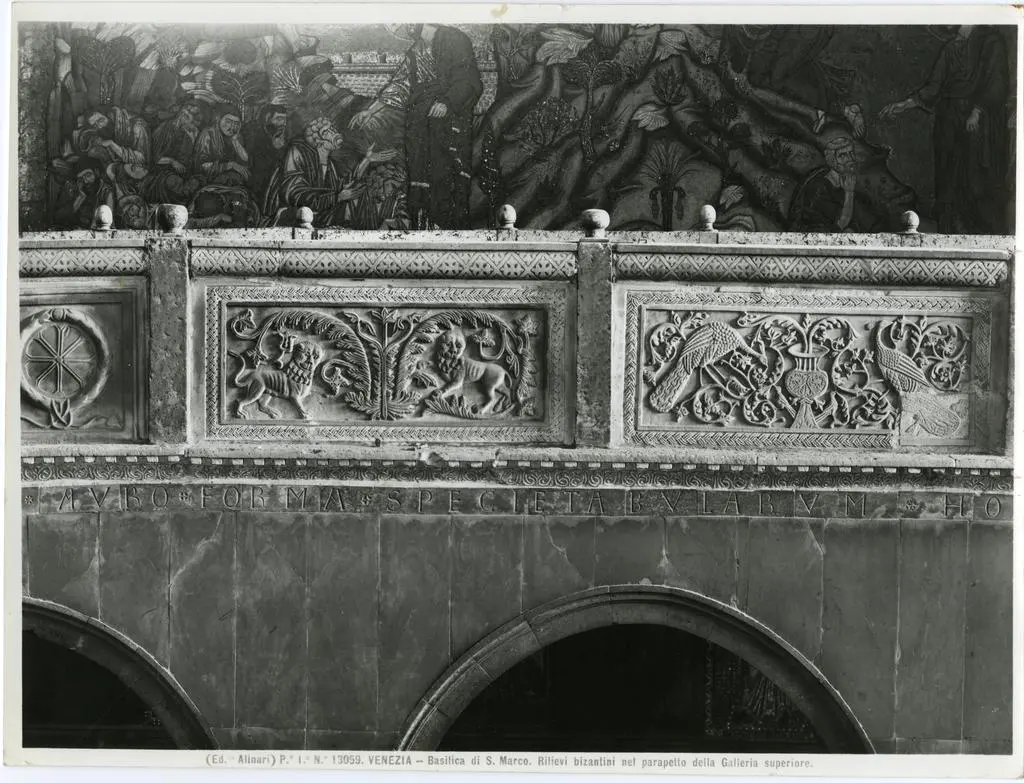 Alinari, Fratelli , Venezia - Basilica di S. Marco. Rilievi bizantini nel parapetto della Galleria superiore.