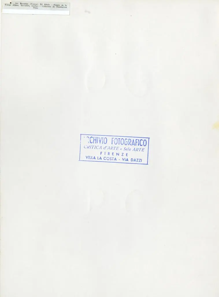 Anonimo , Art Byzantin (Venise) XI Si&egrave;cle - Figure de la Vierge debout, bas-relief, marbre - Collection de Dumbarton Oaks.