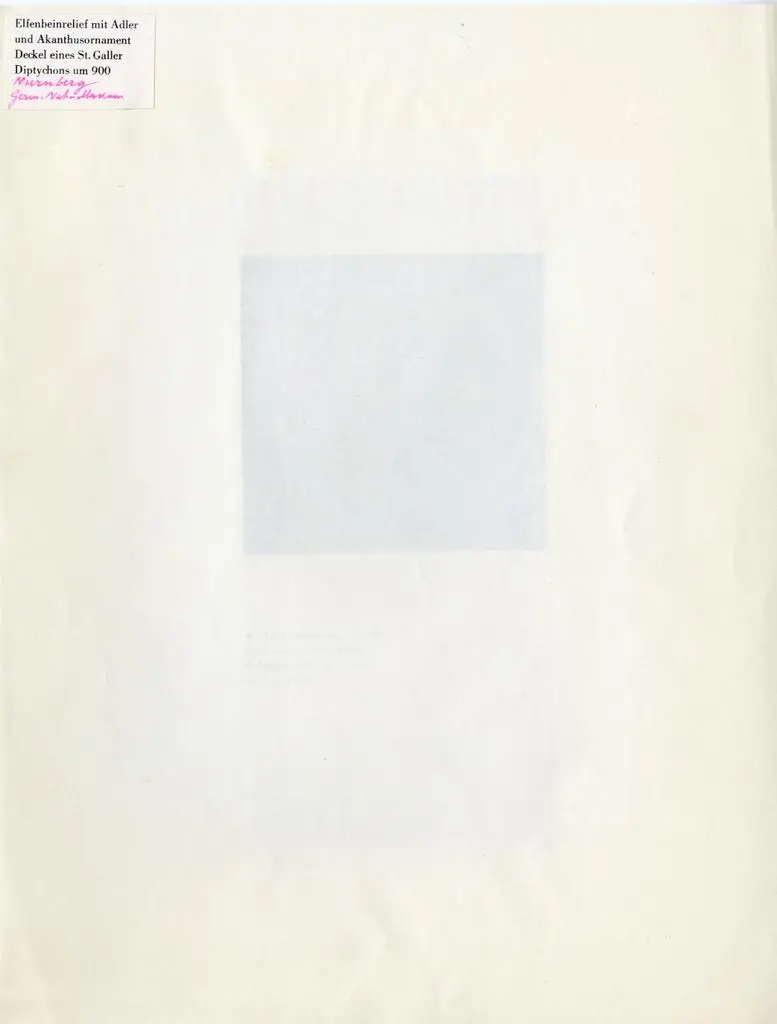 Anonimo , Elfenbeinrelief mit Adler und Akanthusornament Deckel eines St. Galler Diptychons um 900 - N&uuml;rnberg, Germ. Nationalmuseum
