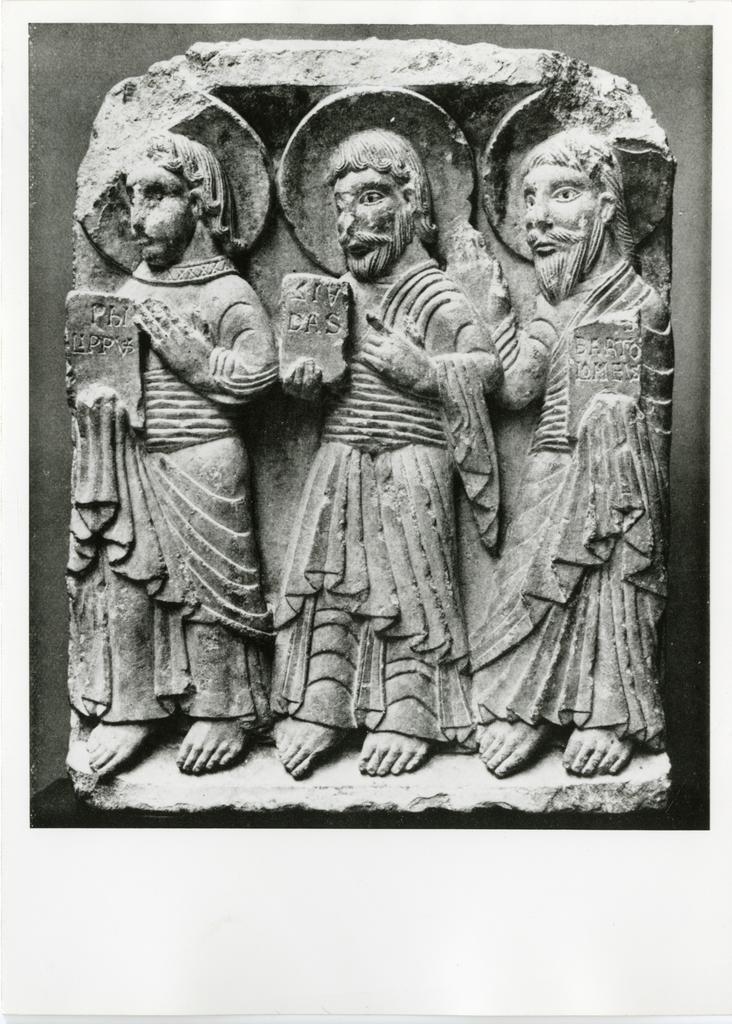 Anonimo , Spagna sec. XI° - Rilievo con apostoli - Londra, Victoria and Albert Mus. (Poutheau 1932)