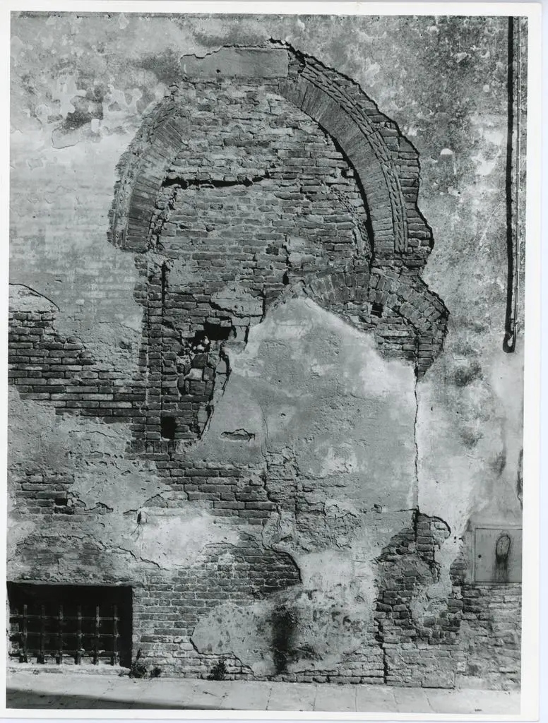 Anonimo , Anonimo - sec. XII/ XIII - Portale murato