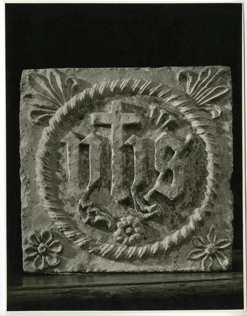 Anonimo , Anonimo - sec. XIII/ XIV - Monogramma cristologico e grottesche