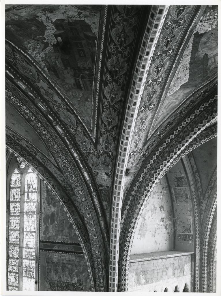 Istituto Centrale per il Catalogo e la Documentazione: Fototeca Nazionale , Assisi - Bas. di S. Francesco - c. sup. - transetto di destra