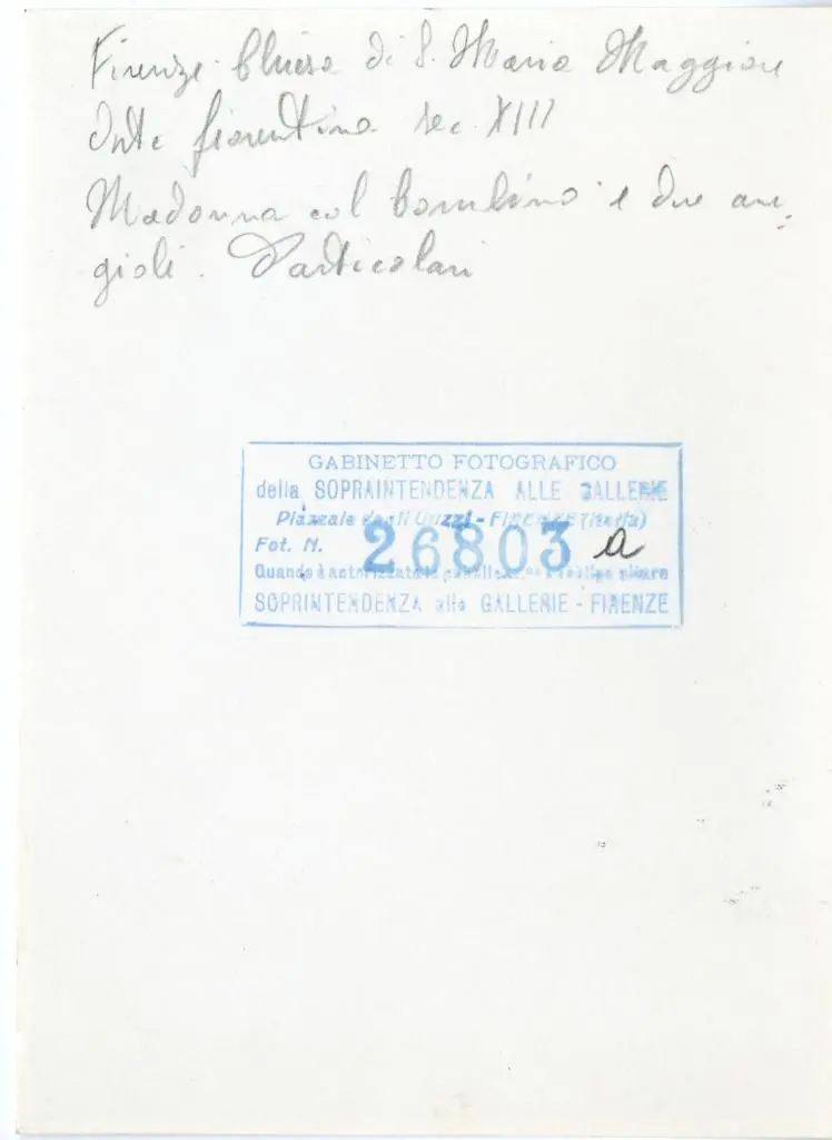 Gabinetto Fotografico della Soprintendenza Speciale per il Patrimonio Storico, Artistico ed Etnoantropologico e per il Polo Museale della citt&agrave; di Firenze , Firenze - Chiesa di S. Maria Maggiore - Arte fiorentina sec. XIII - Madonna col bambino e i due angioli. Particolare