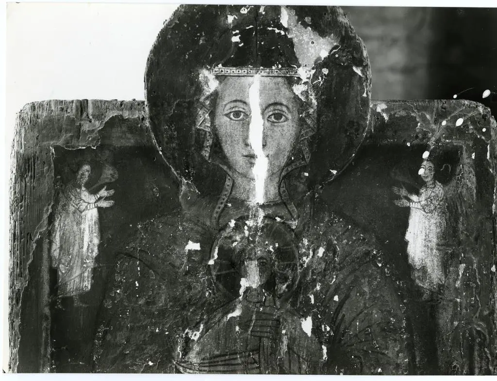 Maestro di Rovezzano , Madonna con Bambino e due angeli