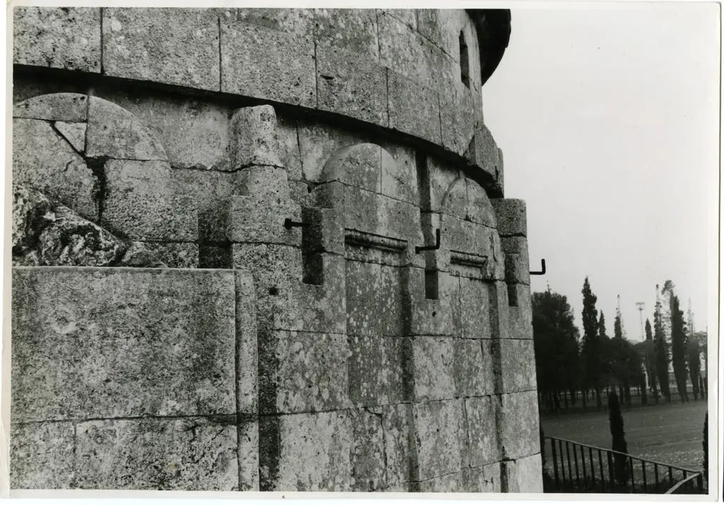 Casadio Alvaro , Aloisio - sec. VI - Mausoleo di Teodorico, particolare