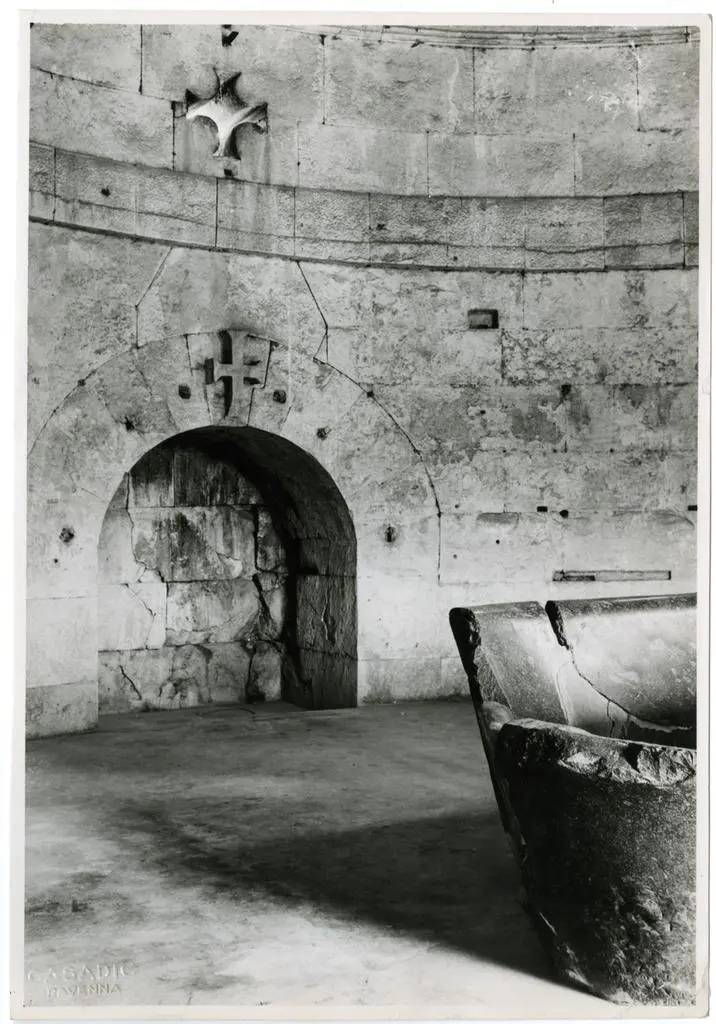 Casadio Alvaro , Aloisio - sec. VI - Mausoleo di Teodorico, particolare