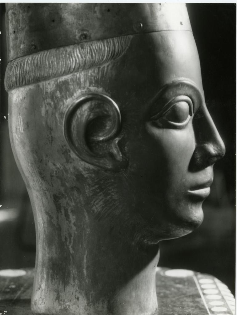 Fototeca del Museo Poldi Pezzoli , Manno Bandini: La testa di Bonifacio VIII di profilo.