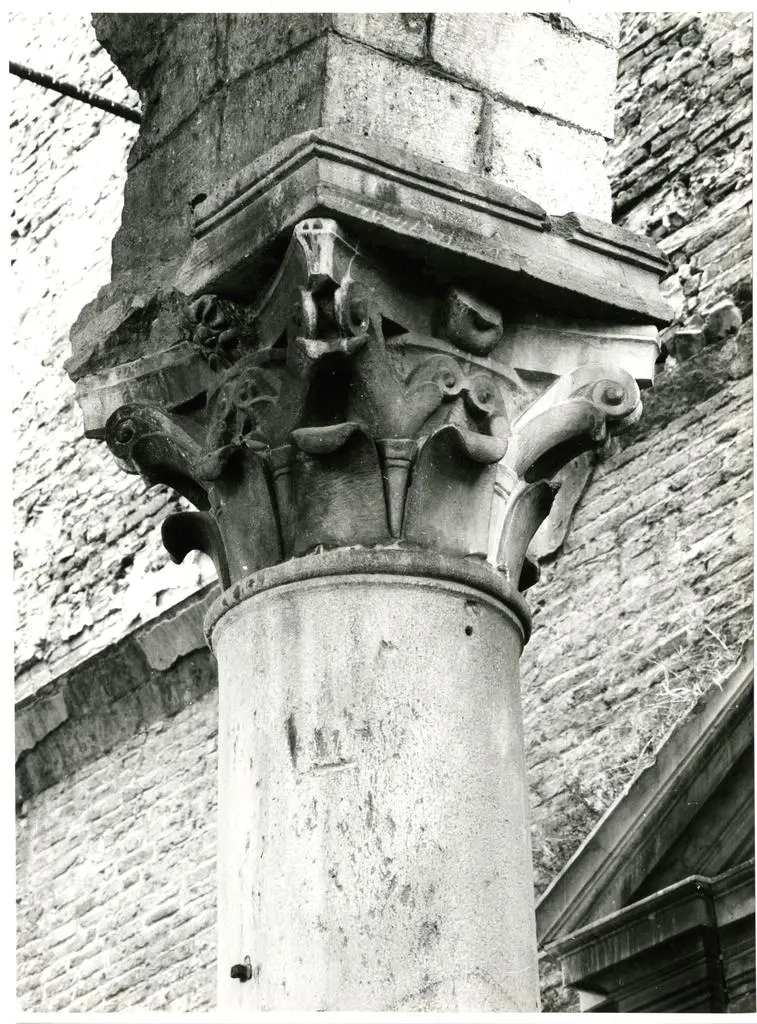 Universit&agrave; di Pisa. Dipartimento di Storia delle Arti , Pisa - San Michele degli Scalzi - capitello