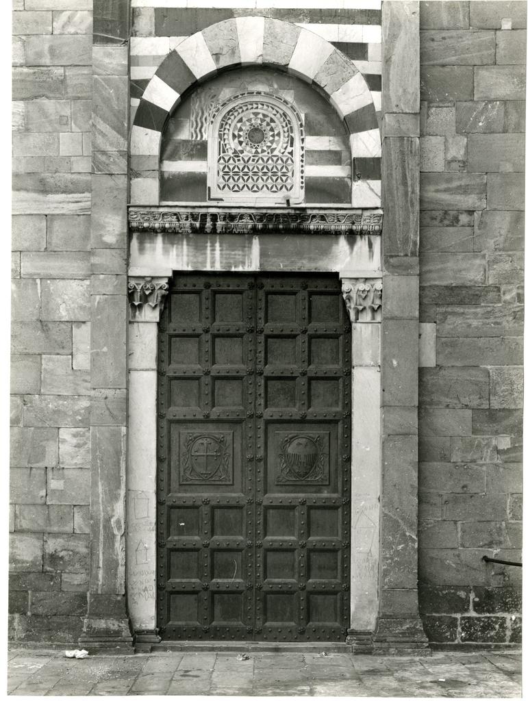 Università di Pisa. Dipartimento di Storia delle Arti , Pisa - San Paolo a Ripa d'Arno - portale transetto