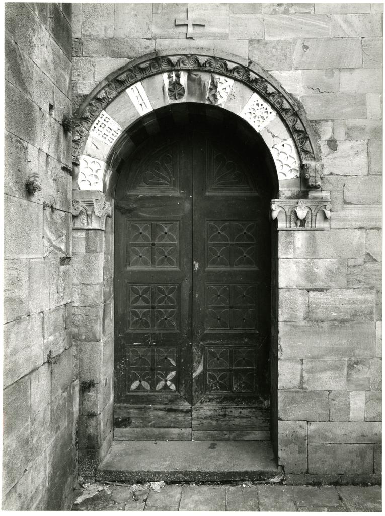 Università di Pisa. Dipartimento di Storia delle Arti , Pisa - San Sepolcro - portale