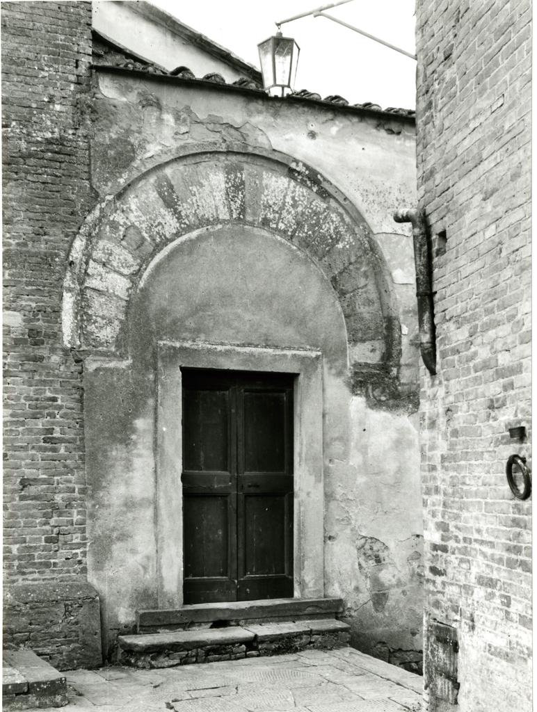 Università di Pisa. Dipartimento di Storia delle Arti , San Miniato - arco lunato lapideo attiguo alla chiesa di S. Maria