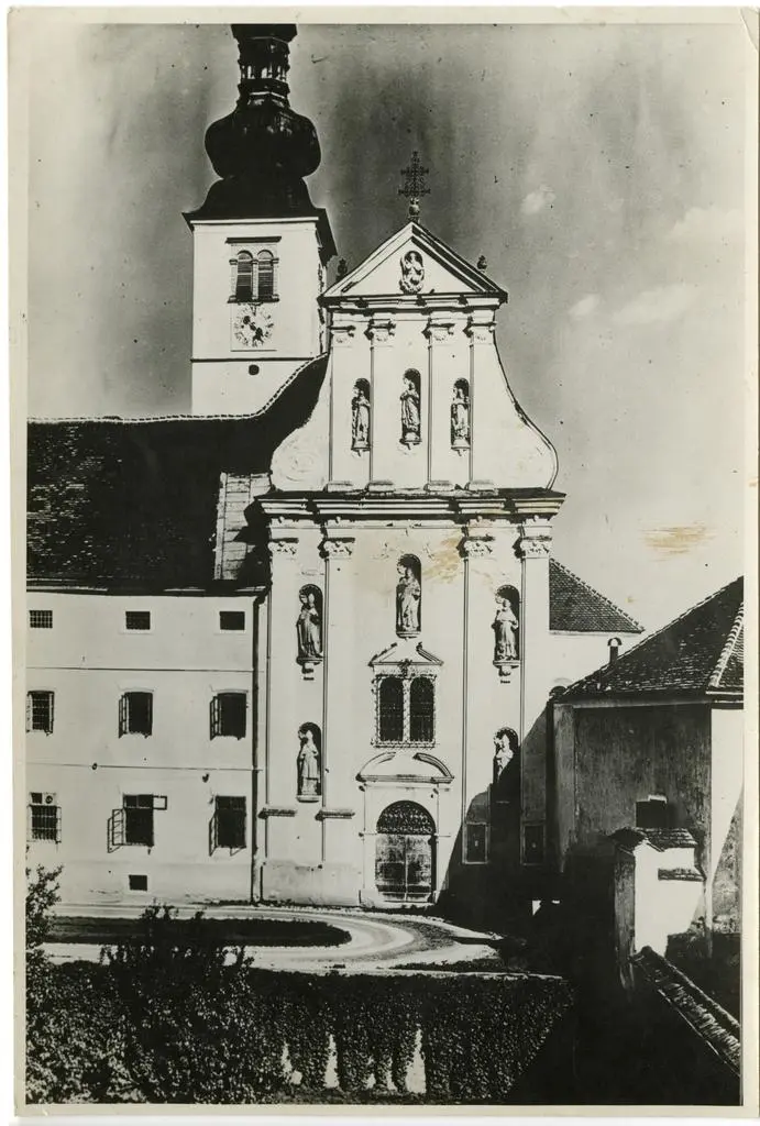 Agenzia Fotografica Internazionale , La facciata della chiesa in stile romanico e gotico di Lepoglava