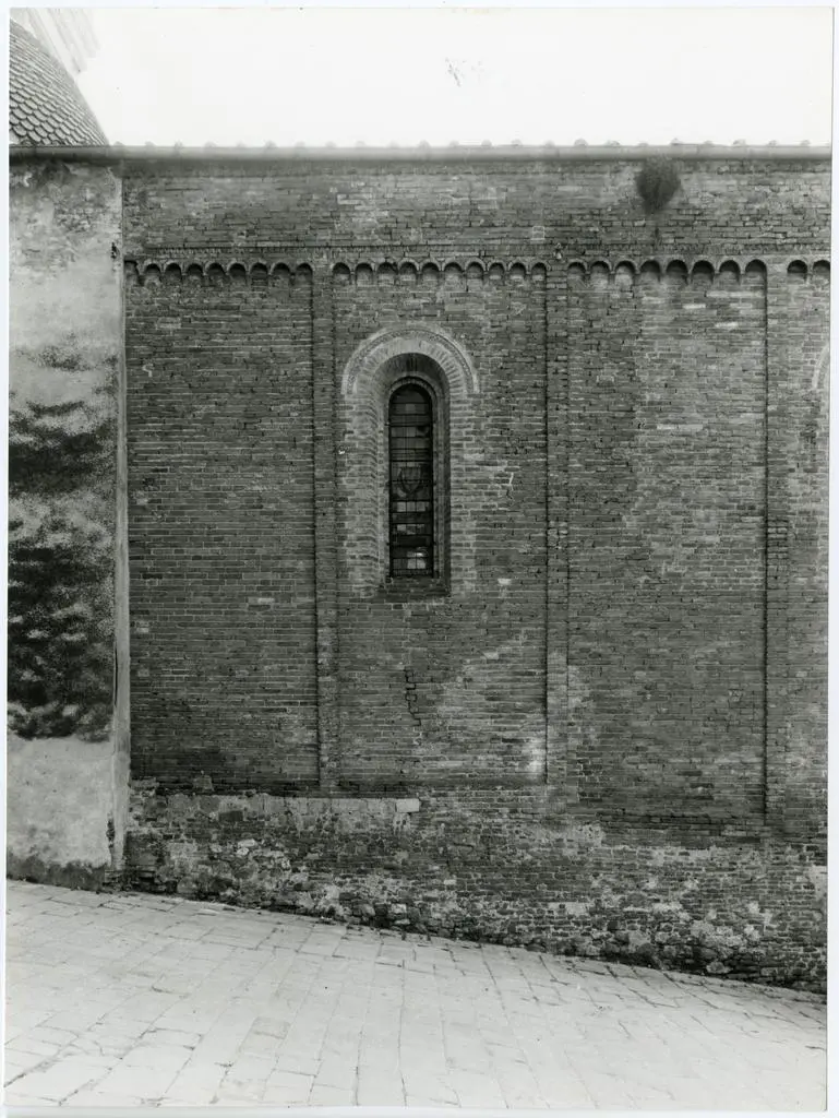 Universit&agrave; di Pisa. Dipartimento di Storia delle Arti , Castelfiorentino - particolare della fiancata sinistra della Collegiata di S. Lorenzo