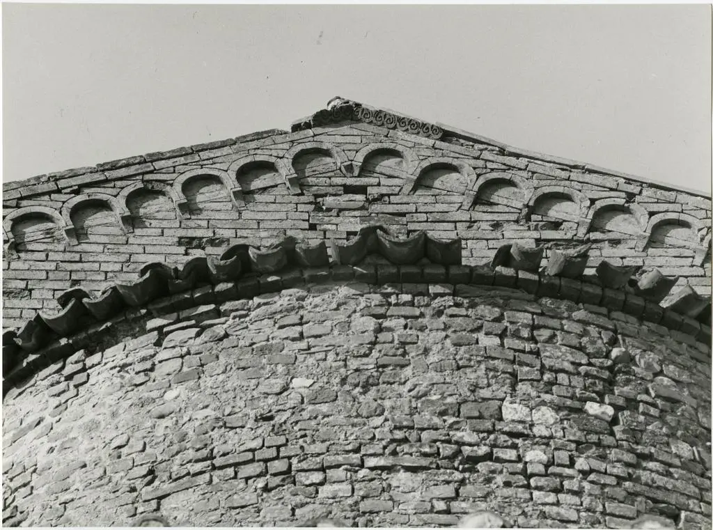 Universit&agrave; di Pisa. Dipartimento di Storia delle Arti , Castelfiorentino - particolare dell'abside della pieve di S. Ippolito