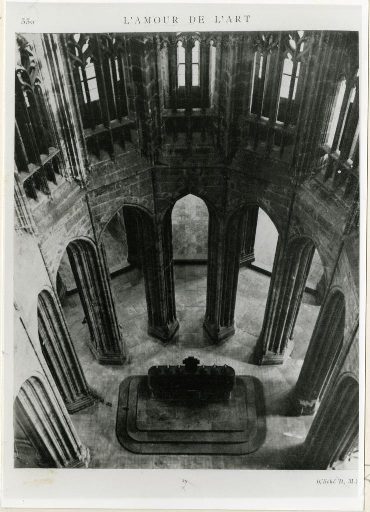 Anonimo , Le Mont-Saint-Michel - Vue du Choeur de l'Église Abbatiale in "L'Amour de l'Art" n. 8 août 1931 p. 330