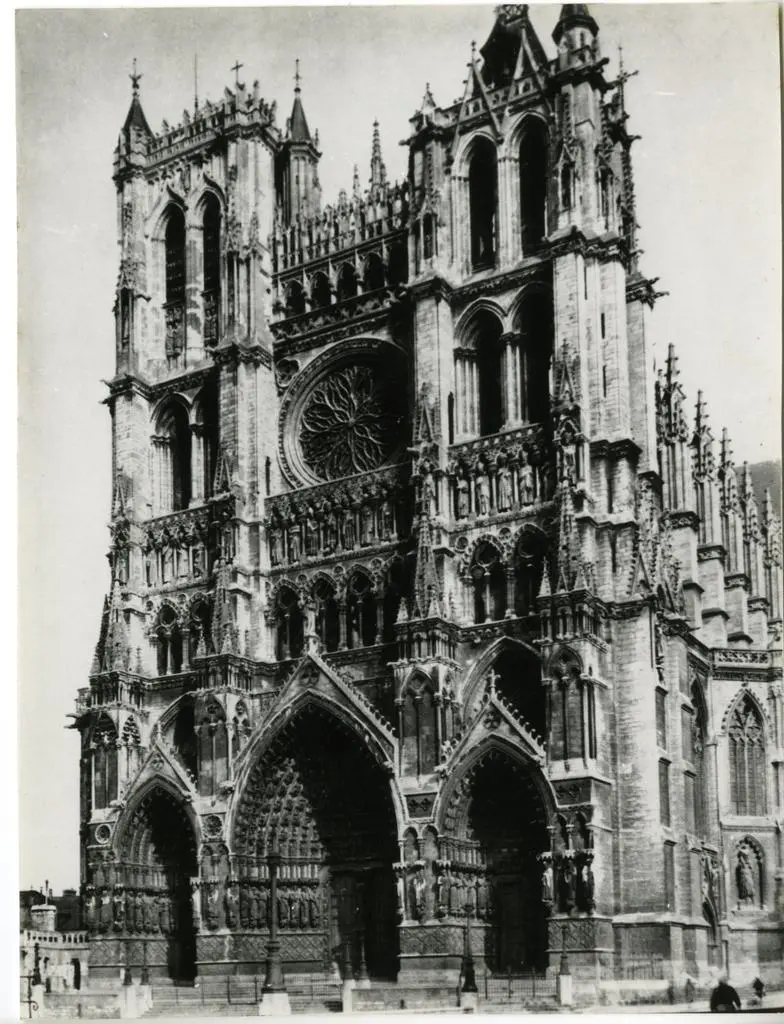 Anonimo sec. XIII/ XIV , Facciata della Cattedrale