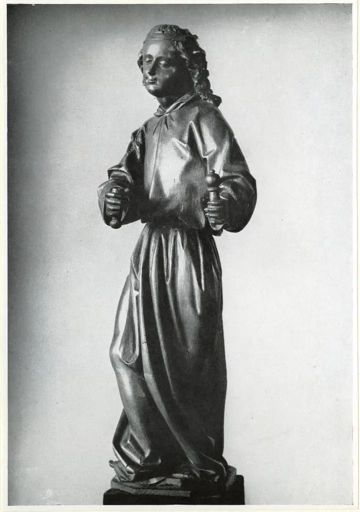 Anonimo , Dancing Angel. Wood-carving. Fourteenth-century French. Height, 29 1/2 in. (The property of M. Bresset, 5 Quai Voltaire, Paris 7e.)