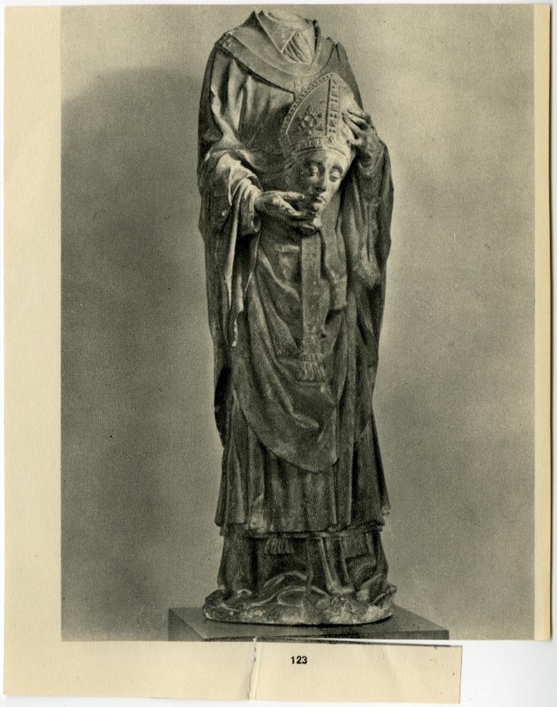 Anonimo , 120. Masque d'homme, ayant appartenu a une statue gisante, seconde moitié du XIVe siècle (H. 0 m. 24).