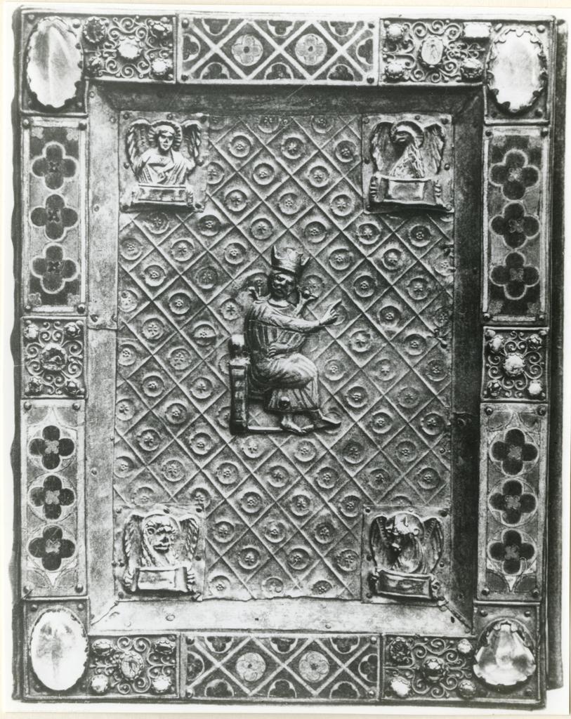 Anonimo , Reliure en métal doré, avec émaux. Homiliae, ms. du XIe-XIIe s. Bibl. A. Firmin-Didot
