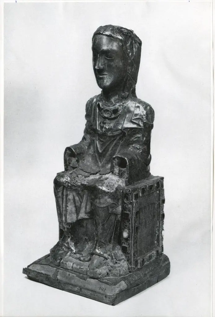 Anonimo , A French silver parcel-gilt and wood figure of the Virgin Mary