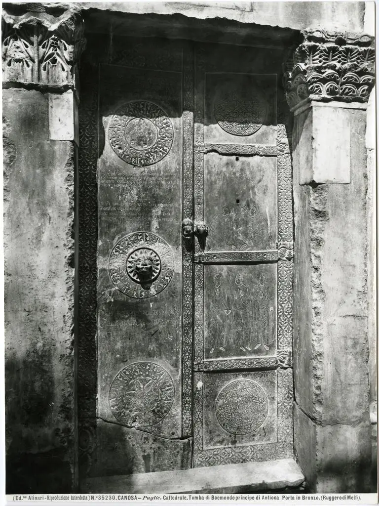 Ruggero da Melfi , Boemondo, Ruggero Borsa, Madonna con Bambino, Boemondo II Guiscardo, Tancredi e Guglielmo II, Motivi decorativi geometrici e animali, Protomi leonine, Motivo decorativo stilizzato