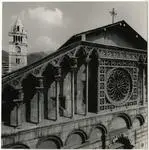 Colombo C. ; Gasperini M. , Veduta generale della loggia di facciata del Duomo di Carrara