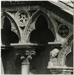 Colombo C. ; Gasperini M. , Parte superiore della loggia di facciata del Duomo di Carrara, particolare