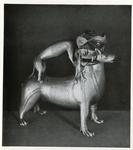 Anonimo , Aquamanile (Wassergießgefäß) in Gestalt eines Löwen, der ein Tier im Maul trägt, ein zweites dient als Henkel Norddeutscher Gelbguß. 13. Jahrhundert - Nürnberg, Germanische Nationalmuseum