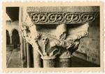 Anonimo francese , Motivi decorativi fitomorfi, Capitello figurato