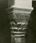 Anonimo , Chapiteau du narthex de l'&eacute;glise de Chamali&egrave;res (Xe s.) (CL. Br&eacute;hier).