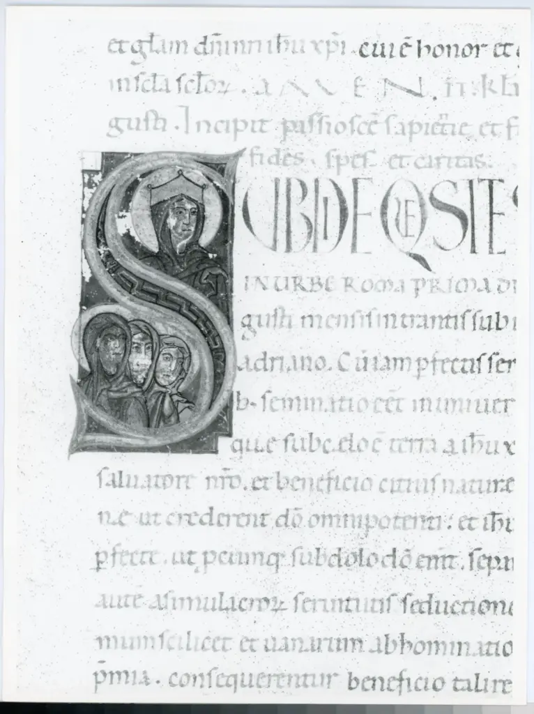 Anonimo italiano sec. XII , Iniziale S, Iniziale abitata, Sante martiri, Sapienza, Fede, Speranza, Carit&agrave;