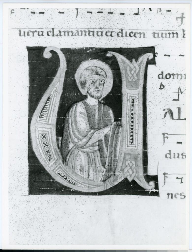 Anonimo italiano sec. XII , Iniziale V, Iniziale abitata, Santo, Motivi decorativi geometrici