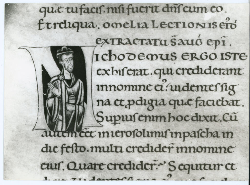 Gabinetto Fotografico della Soprintendenza Speciale per il Patrimonio Storico, Artistico ed Etnoantropologico e per il Polo Museale della città di Firenze , Anonimo - sec. XII, secondo quarto - Prato, Biblioteca Roncioniana, ms. Q.VIII.2 (2), particolare di un foglio , fronte