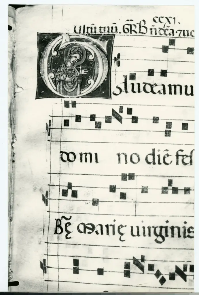 Anonimo sec. XIII , Iniziale G, Iniziale abitata, Santa, Motivi decorativi fitomorfi, Notazione musicale