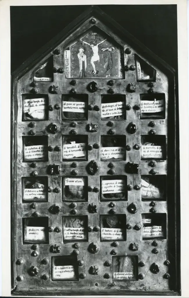 Gabinetto Fotografico della Soprintendenza Speciale per il Patrimonio Storico, Artistico ed Etnoantropologico e per il Polo Museale della citt&agrave; di Firenze , Castiglion Fiorentino. Museo - sec. XIII , fronte