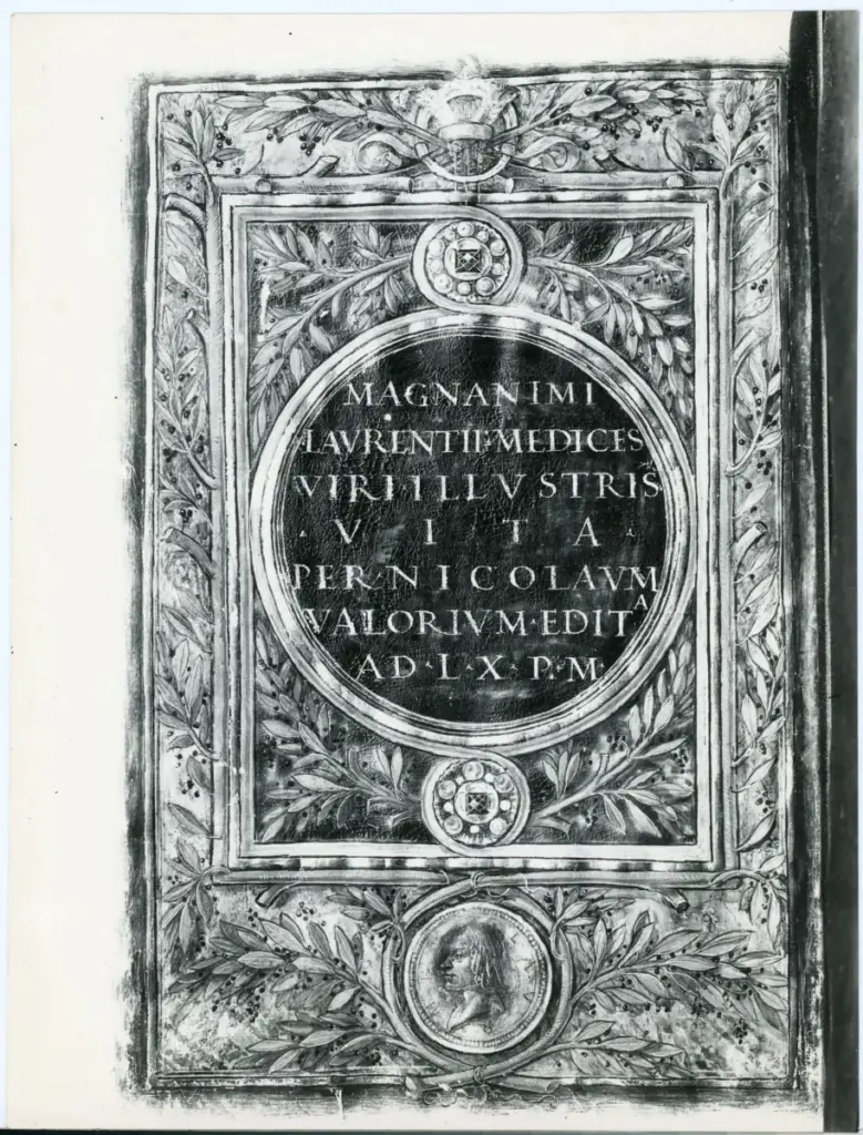 Gabinetto Fotografico della Soprintendenza Speciale per il Patrimonio Storico, Artistico ed Etnoantropologico e per il Polo Museale della citt&agrave; di Firenze , Firenze. Biblioteca Laurenziana - Codice col ritratto di Lorenzo de Medici , fronte