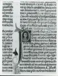 Anonimo italiano sec. XIII/XIV , Iniziale P, Iniziale abitata, Ritratto di uomo a mezzo busto, Motivi decorativi fitomorfi