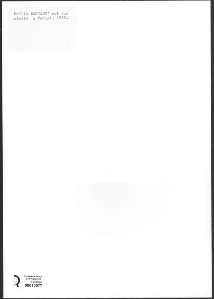 Anonimo , Barnabè, Duilio - sec. XX - Duilio Bernabè nel suo studio , retro