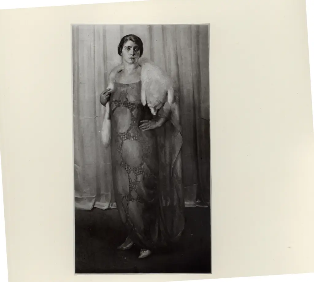 Anonimo , Bianchi, Amedeo - sec. XX - Donna , fronte