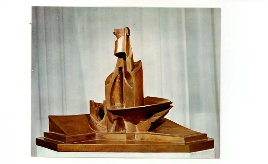 Anonimo , Boccioni, Umberto - sec. XX - Sviluppo di una bottiglia nello spazio , fronte