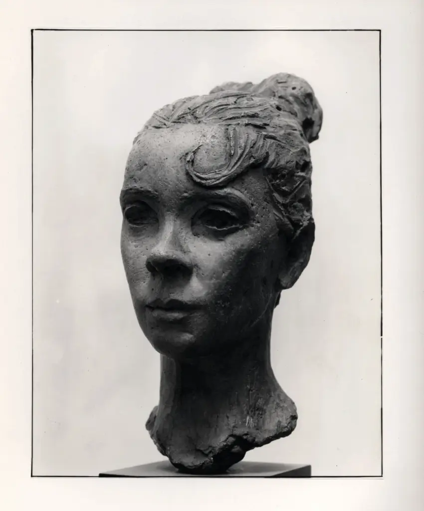 Giacomelli , De Fiori, Ernesto - sec. XX - Busto di Karina Ari , fronte