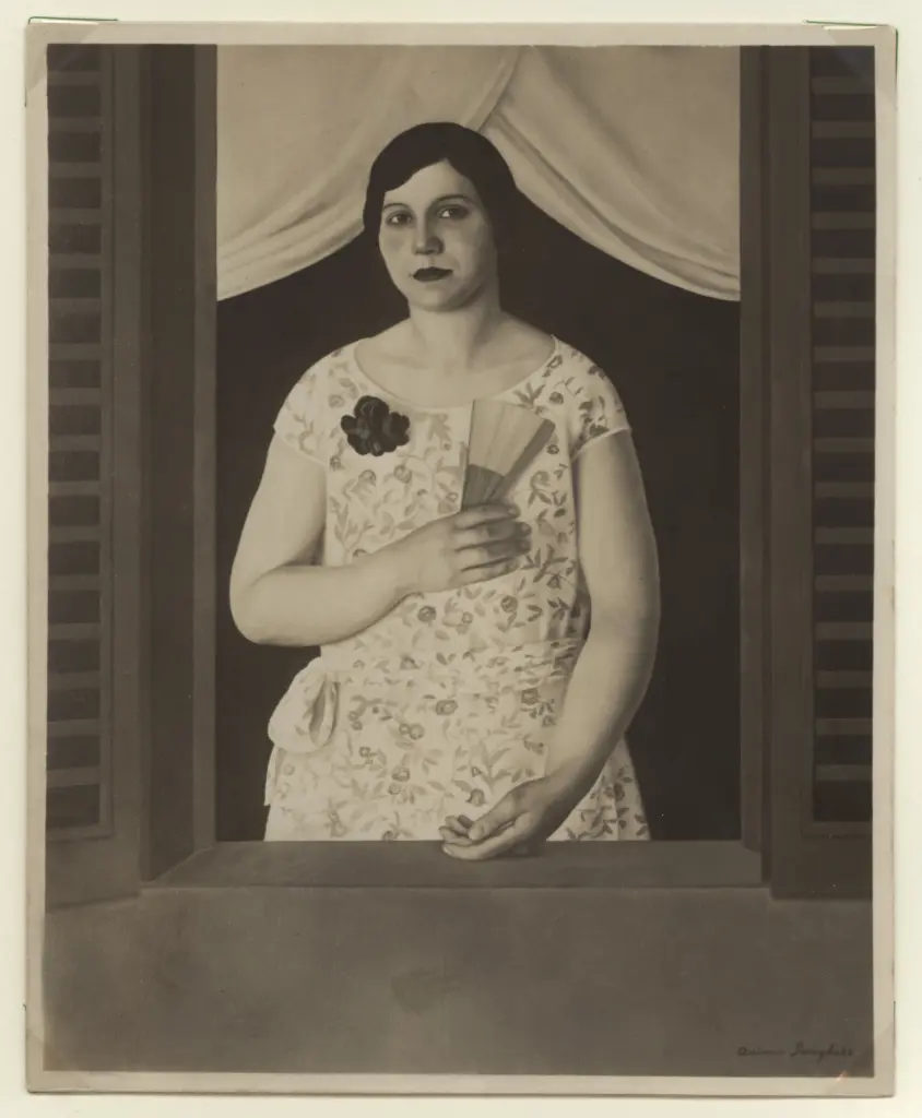 Anonimo , Donghi, Antonio - sec. XX - Donna , fronte