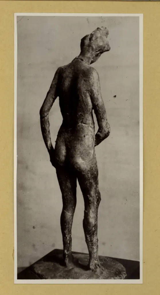 Anonimo , Manz&ugrave;, Giacomo - sec. XX - Donna che si tira la calza , fronte