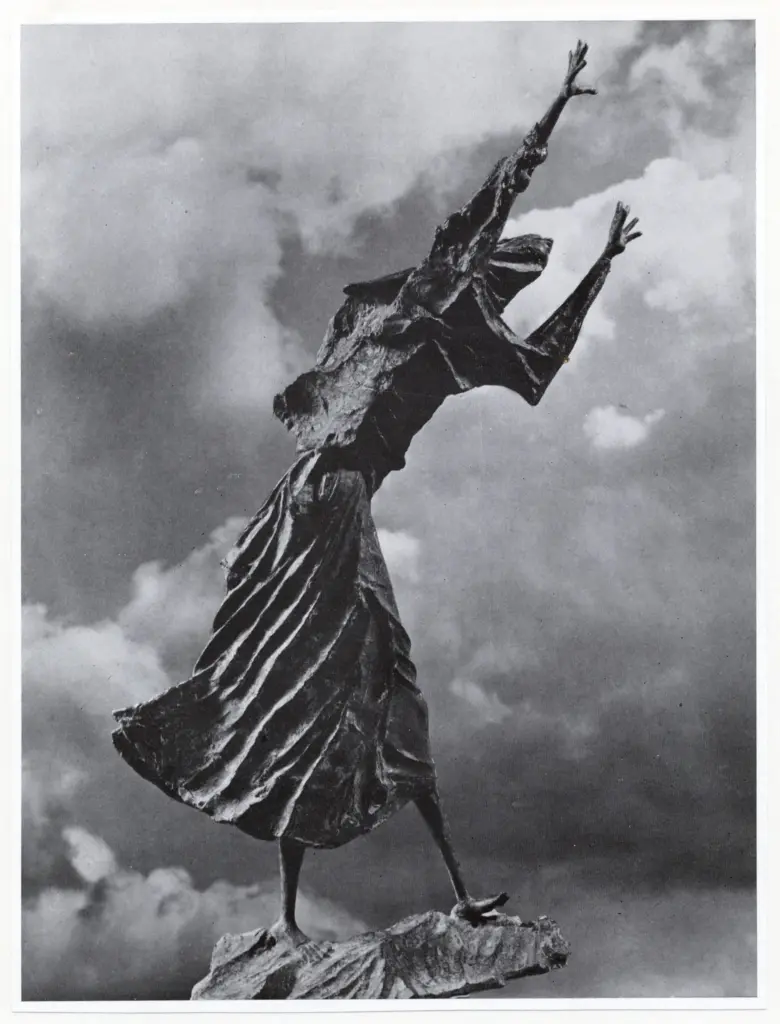 Anonimo , Mascherini, Marcello - sec. XX - Figura femminile con le braccia protese , fronte