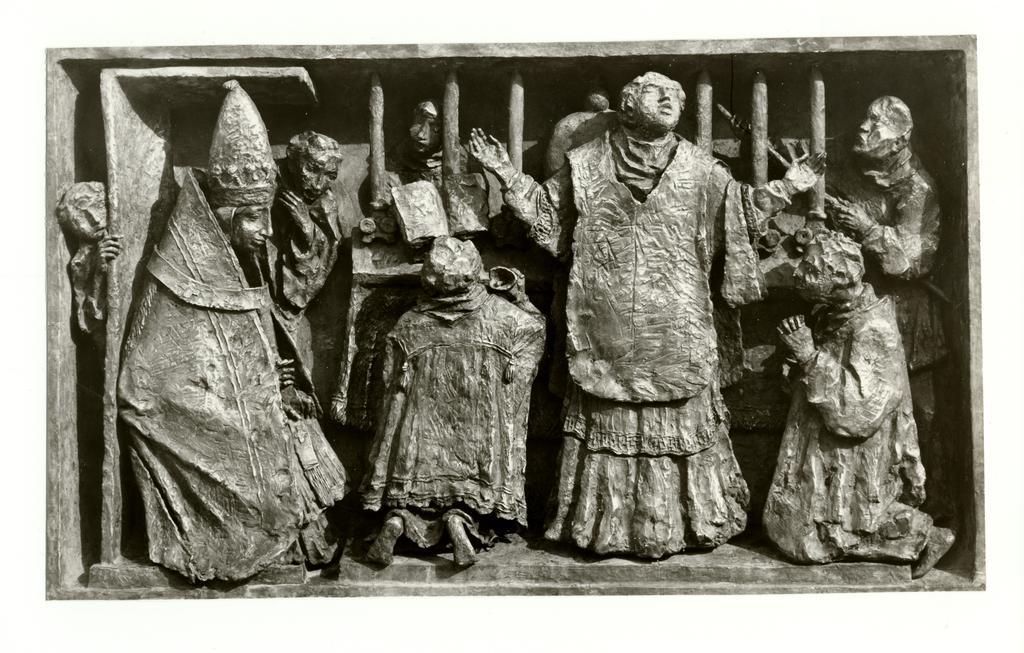 Minguzzi, Luciano , Martino V consacra l'altare maggiore - Formella della V porta del Duomo di Milano
